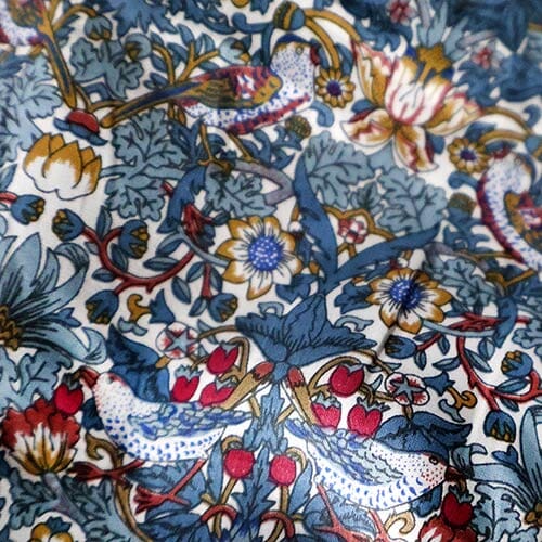 Tana Lawn Organic 0157 - Strawberry Spring 01570007A